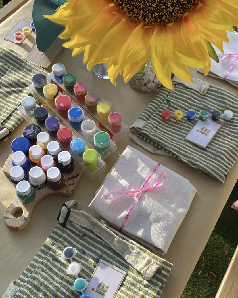 الرسم على التوت باق